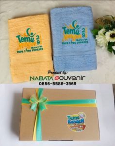 Souvenir Handuk Reuni