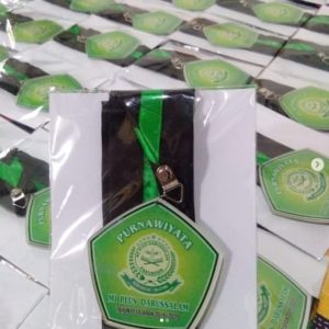 Gordon Wisuda Custom