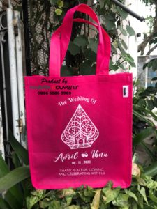 Tas Souvenir Spunbond Tebal, Sablon Custom, Jahitan Rapi, Langsung Produsen